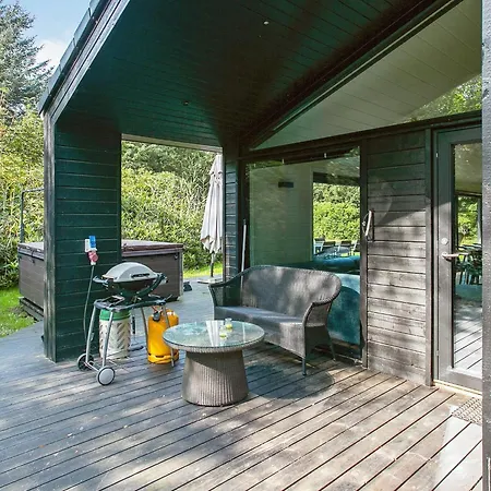 Tranquil Retreat In - By Traum